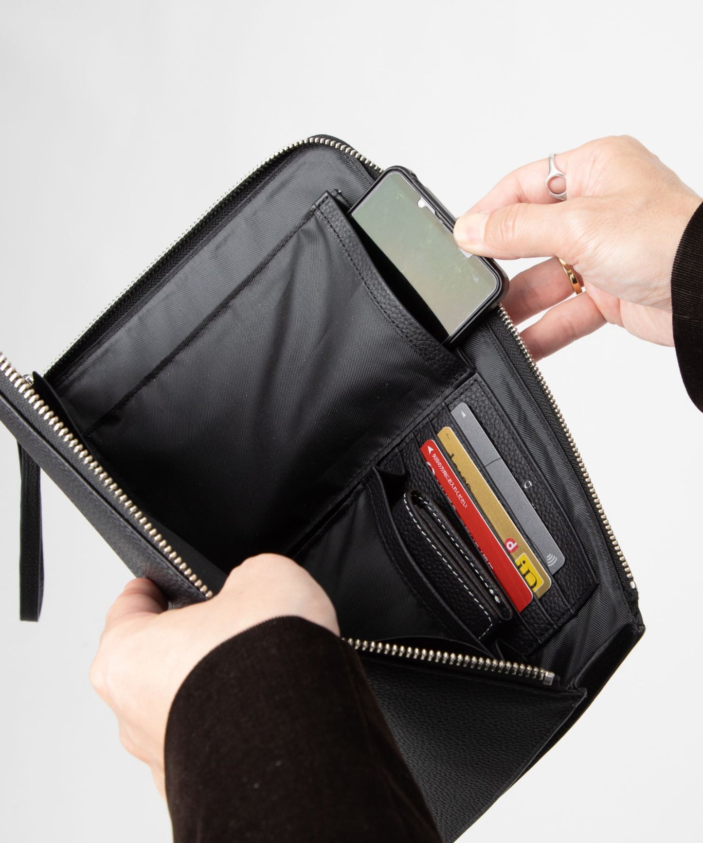 ドライグレイン クラッチバッグ