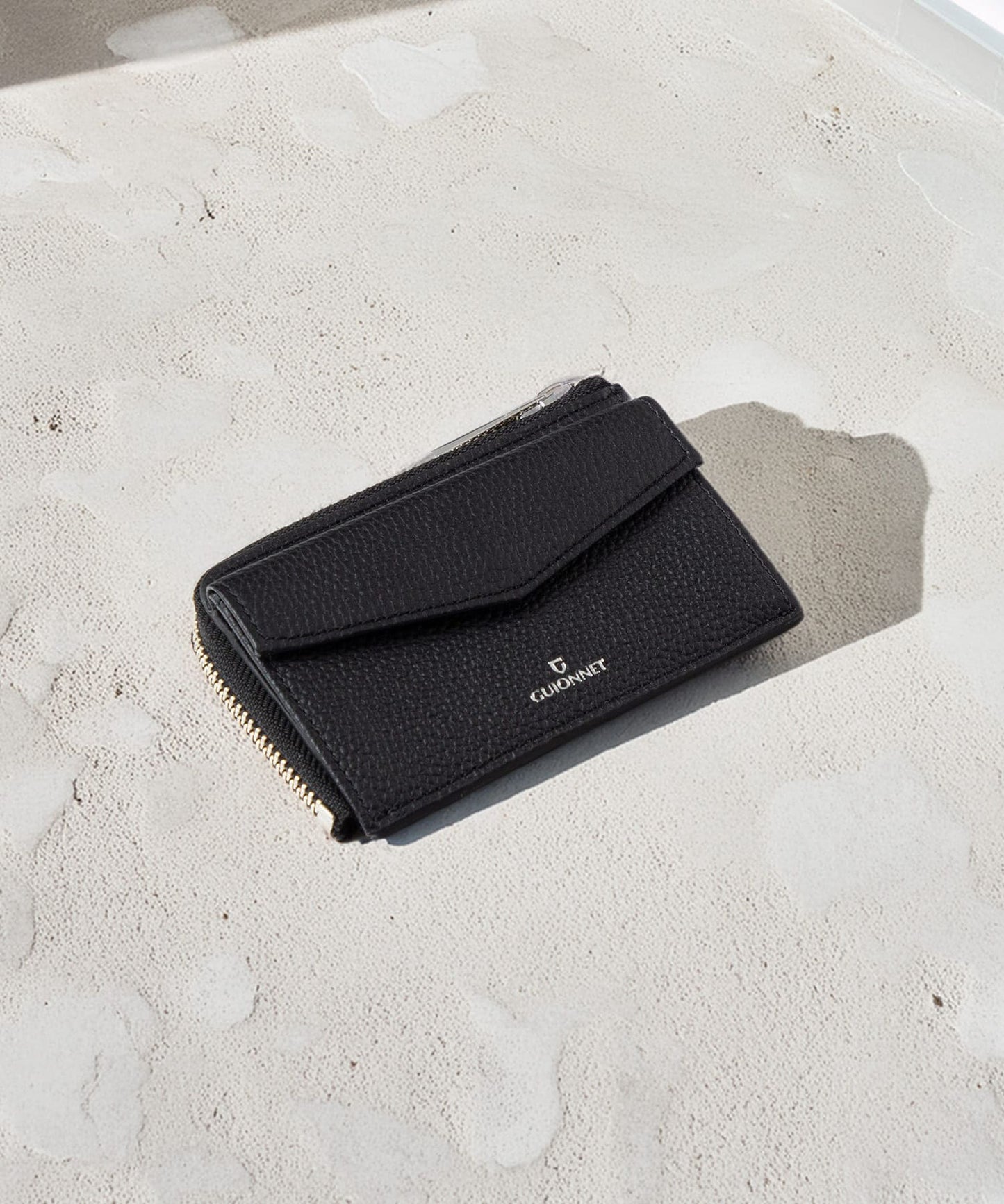 Pitter-patter trifold wallet