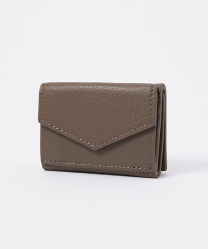 Pitter-patter trifold wallet